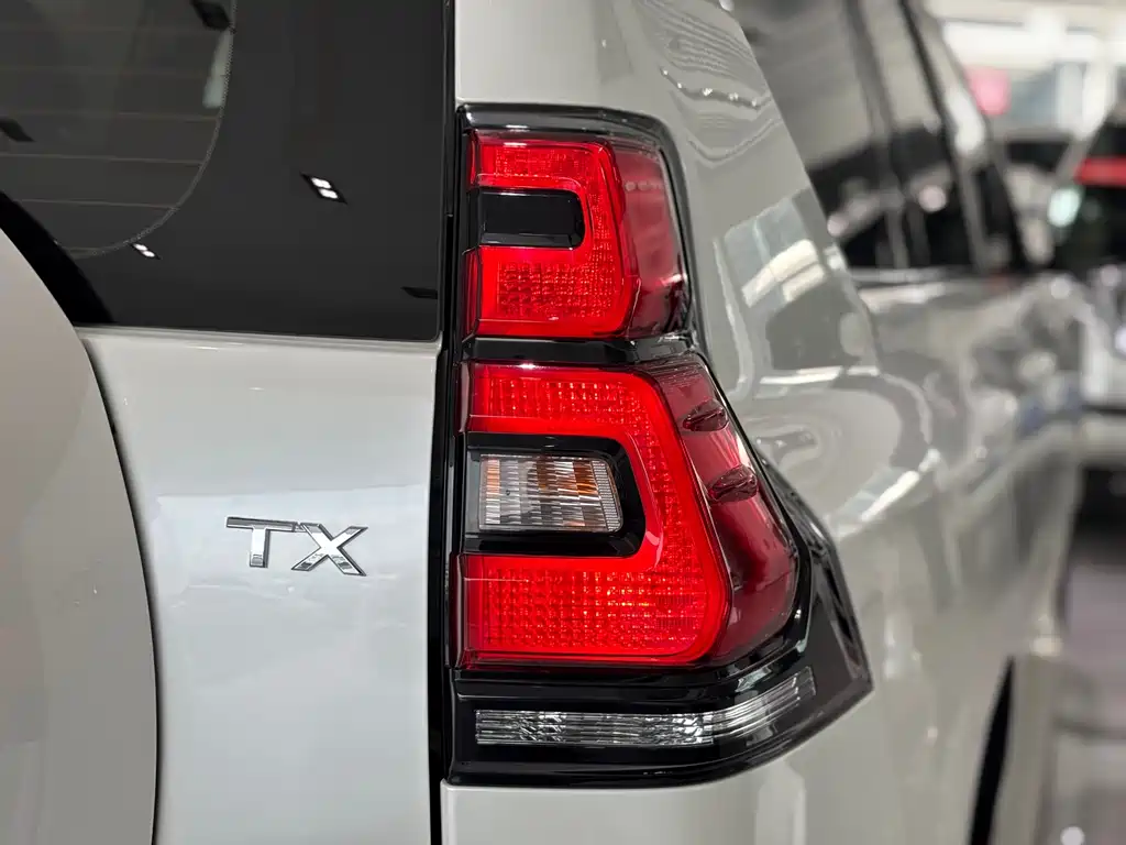 Toyota Prado 2018 — фото 23
