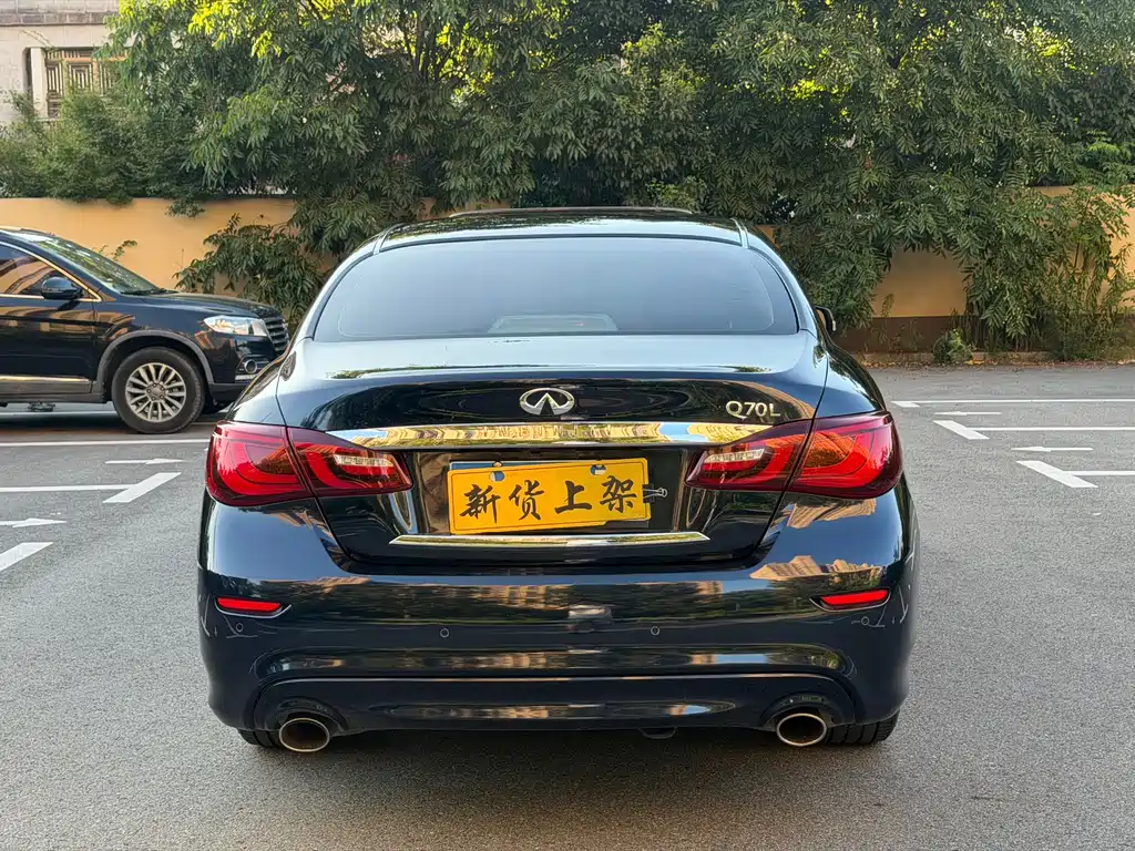 Infiniti Q70 2016 — фото 12