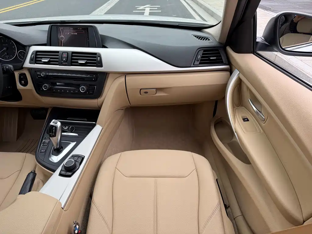 BMW 3 Series 2015 — фото 15