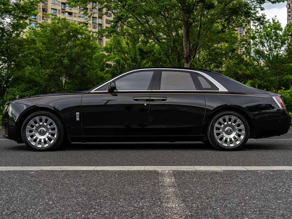 Rolls-Royce Ghost 2021 — фото 13