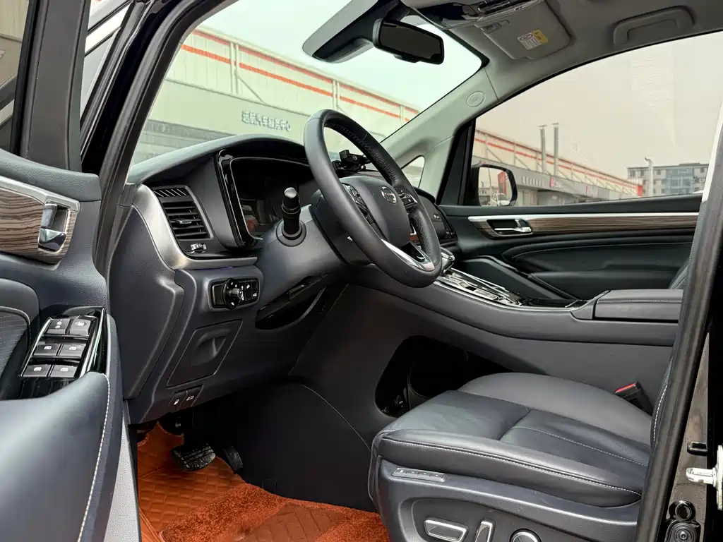 GAC Motor Trumpchi M8 2022 — фото 4