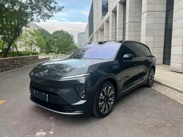 NIO ES8 2024