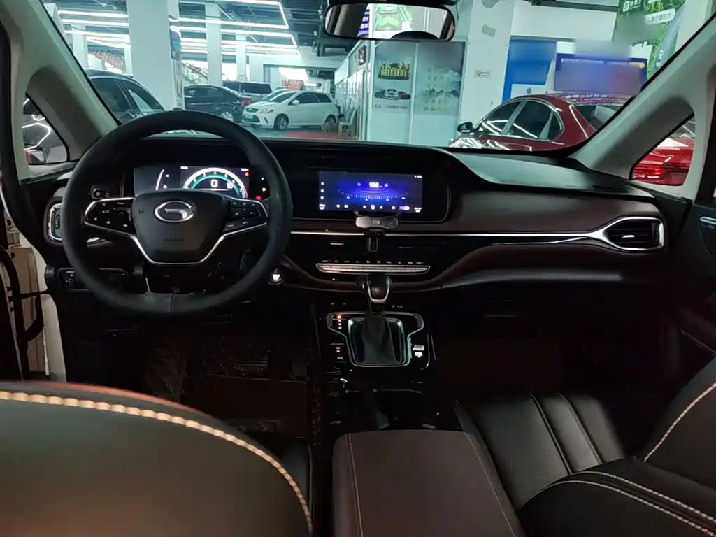 GAC Motor Trumpchi M6 2023 — фото 10