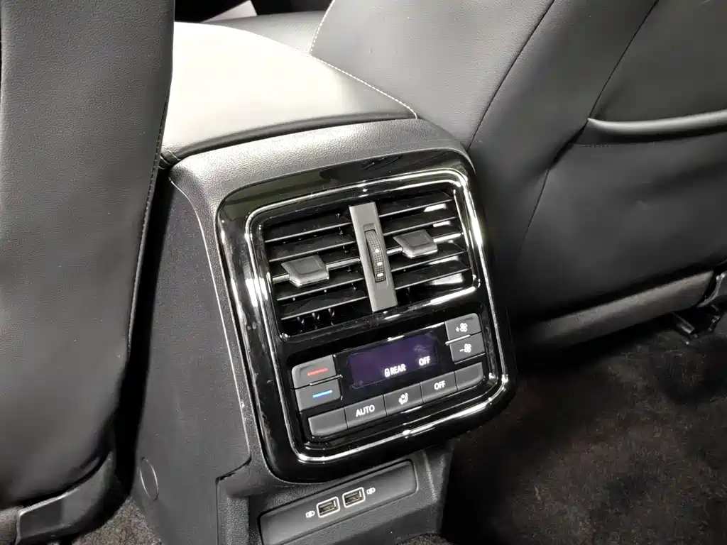Volkswagen Passat 2019 — фото 15