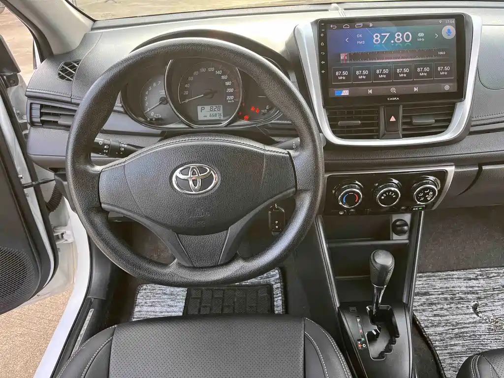 Toyota Yaris L 2020 — фото 13