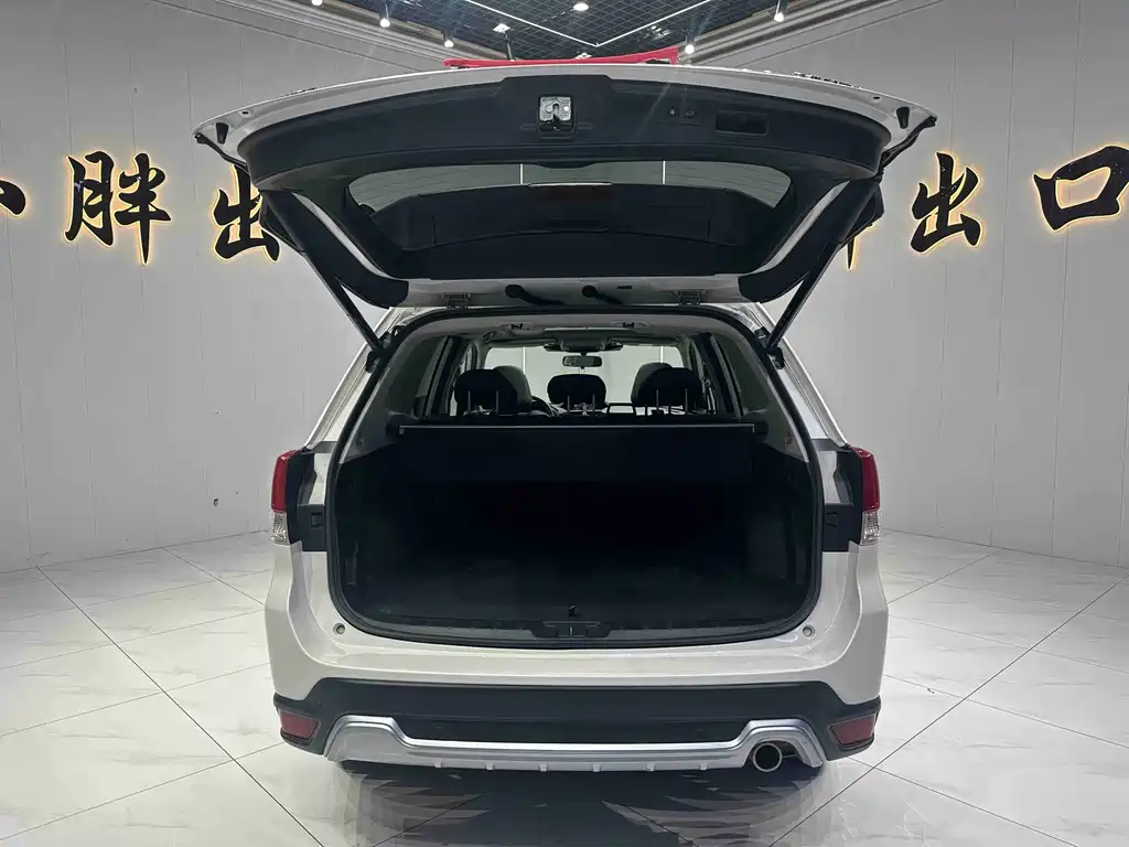 Subaru Forester 2022 — фото 18