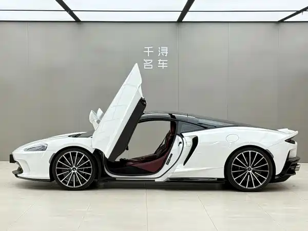 McLaren GT 2022