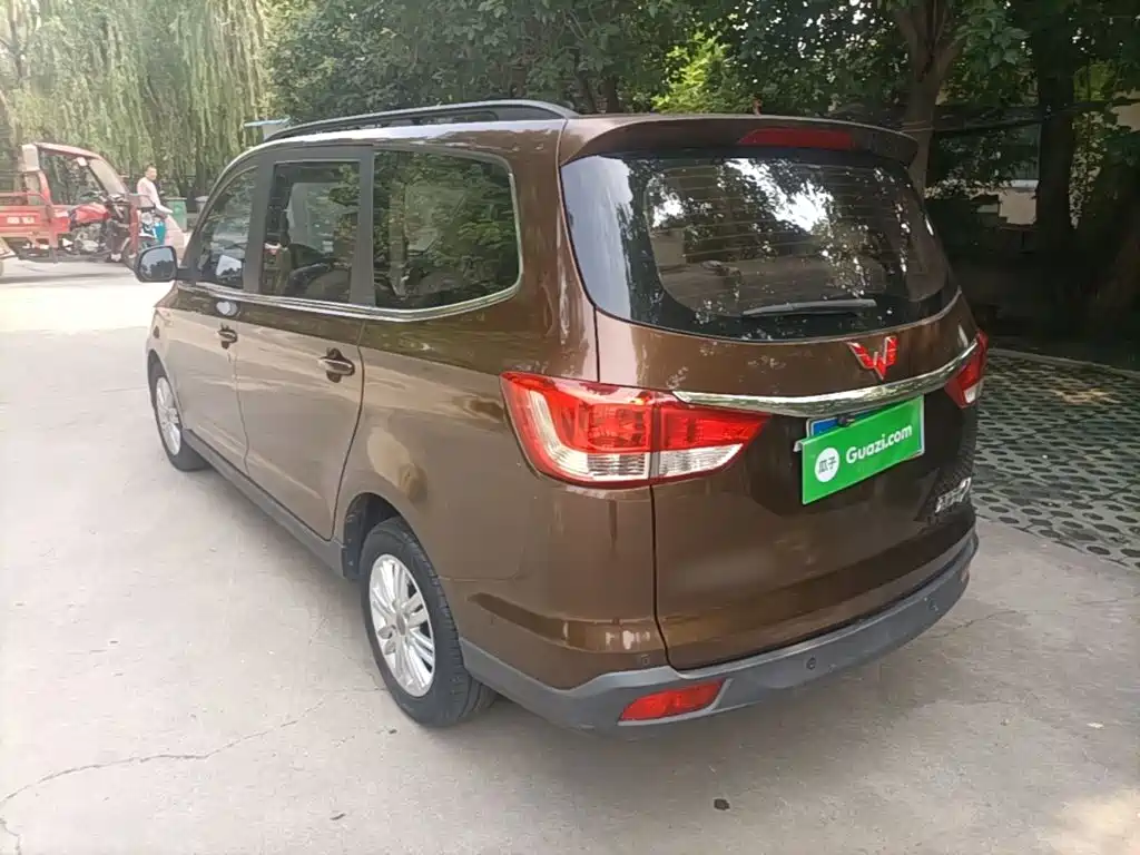 Wuling Hongguang 2016