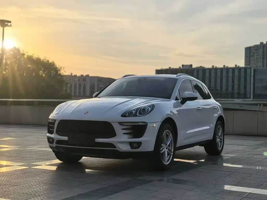 Porsche Macan 2019 — фото 1