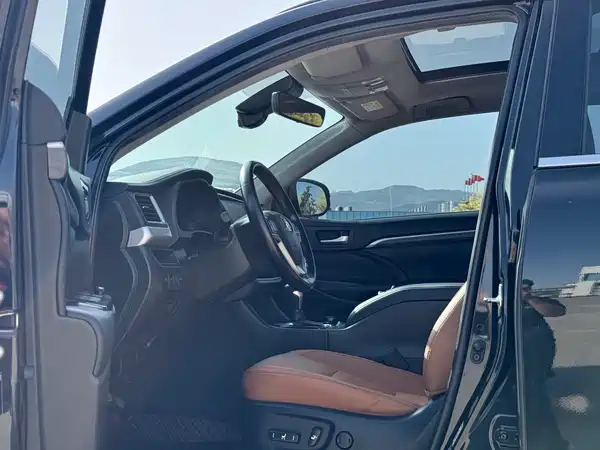 Toyota Highlander 2020