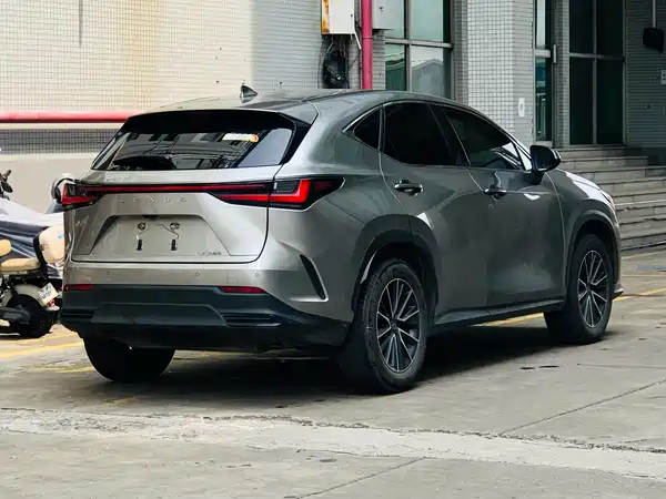 Lexus NX 2023