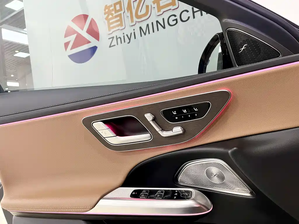 Mercedes-Benz E-Class 2025 — фото 10