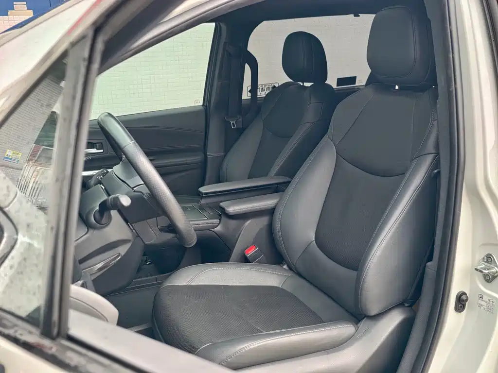 Toyota Sienna 2023 — фото 10