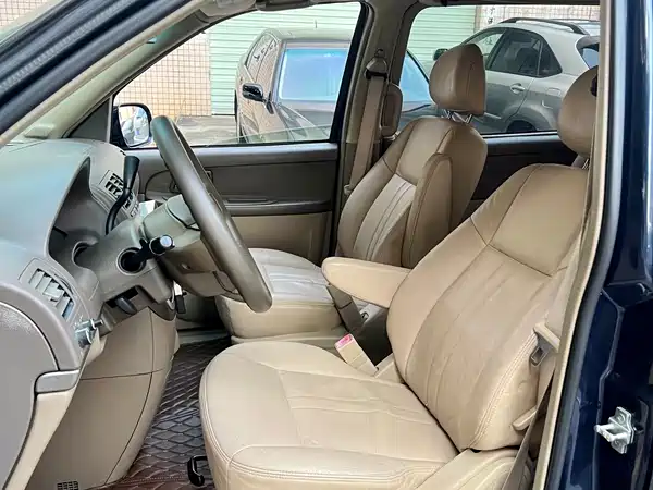 Buick GL8 2011