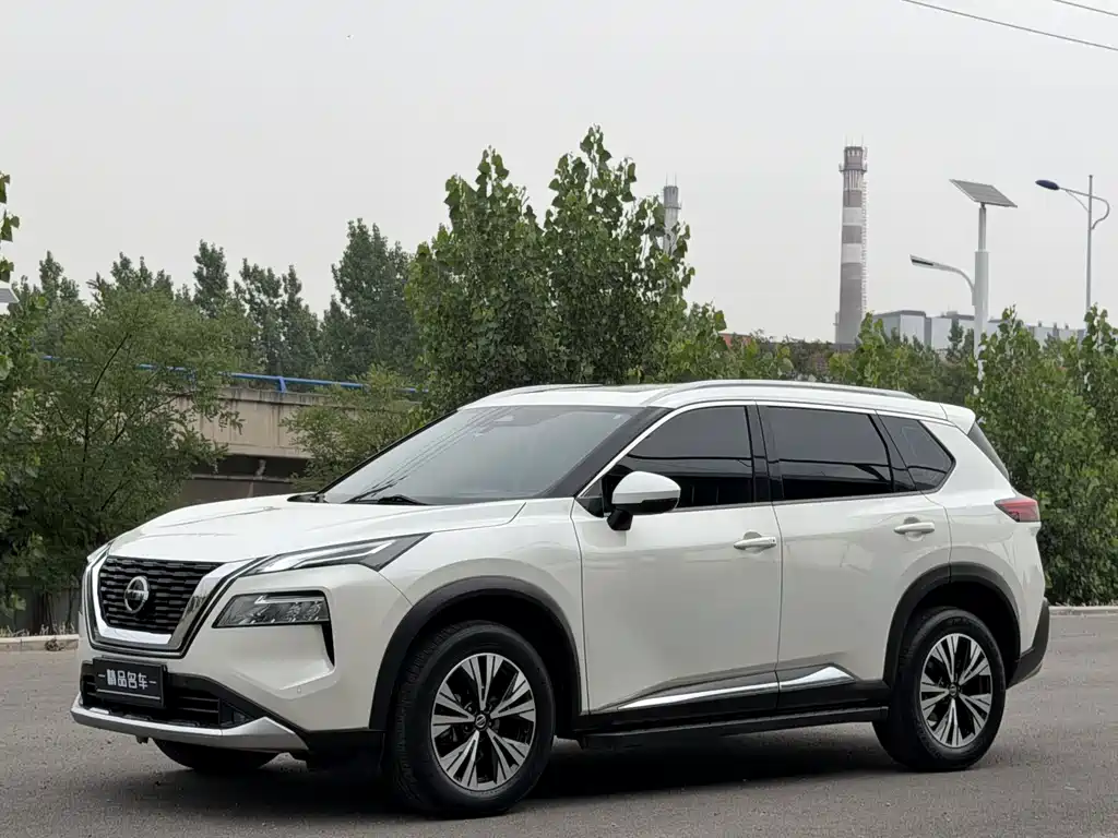 Nissan X-Trail 2022 — фото 1