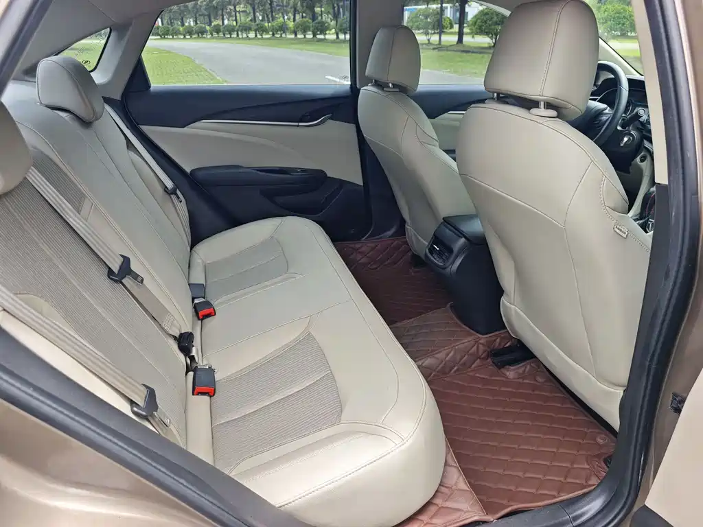 Buick Excelle 2017 — фото 18