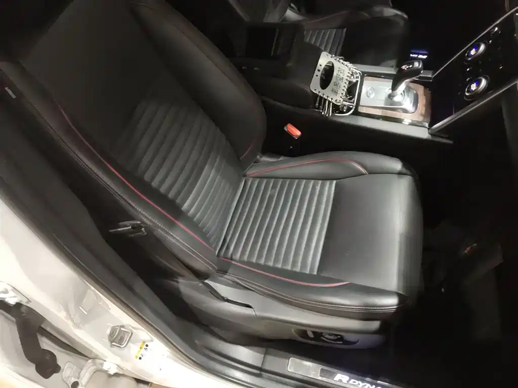 Land Rover Discovery Sport 2021 — фото 25