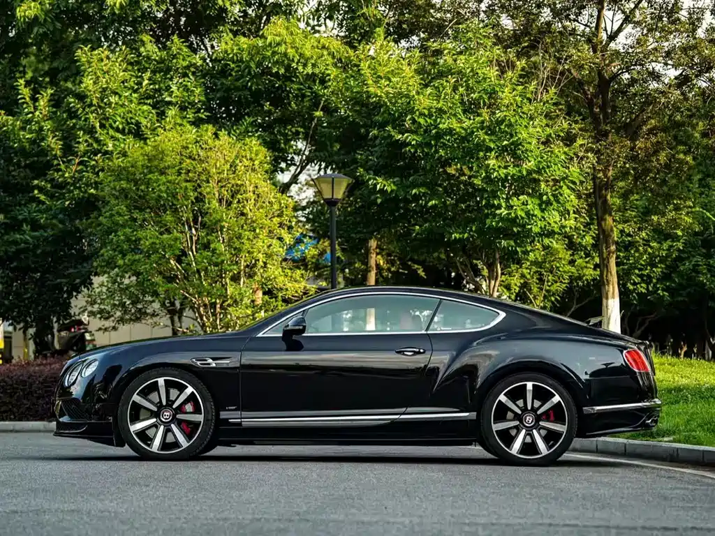 Bentley Continental 2018 — фото 9