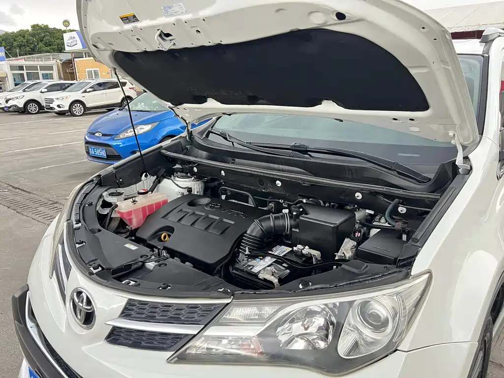 Toyota RAV4 2016 — фото 26