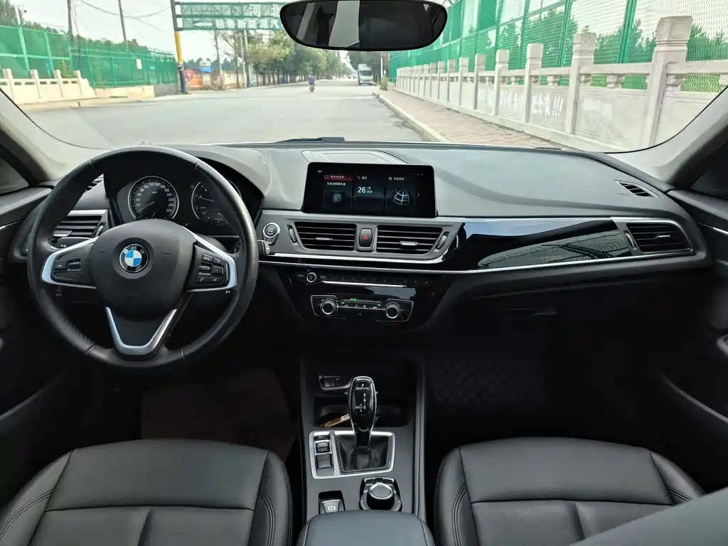 BMW 1 Series 2020 — фото 12