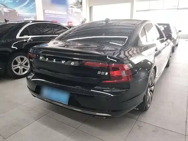 Volvo S90 2023