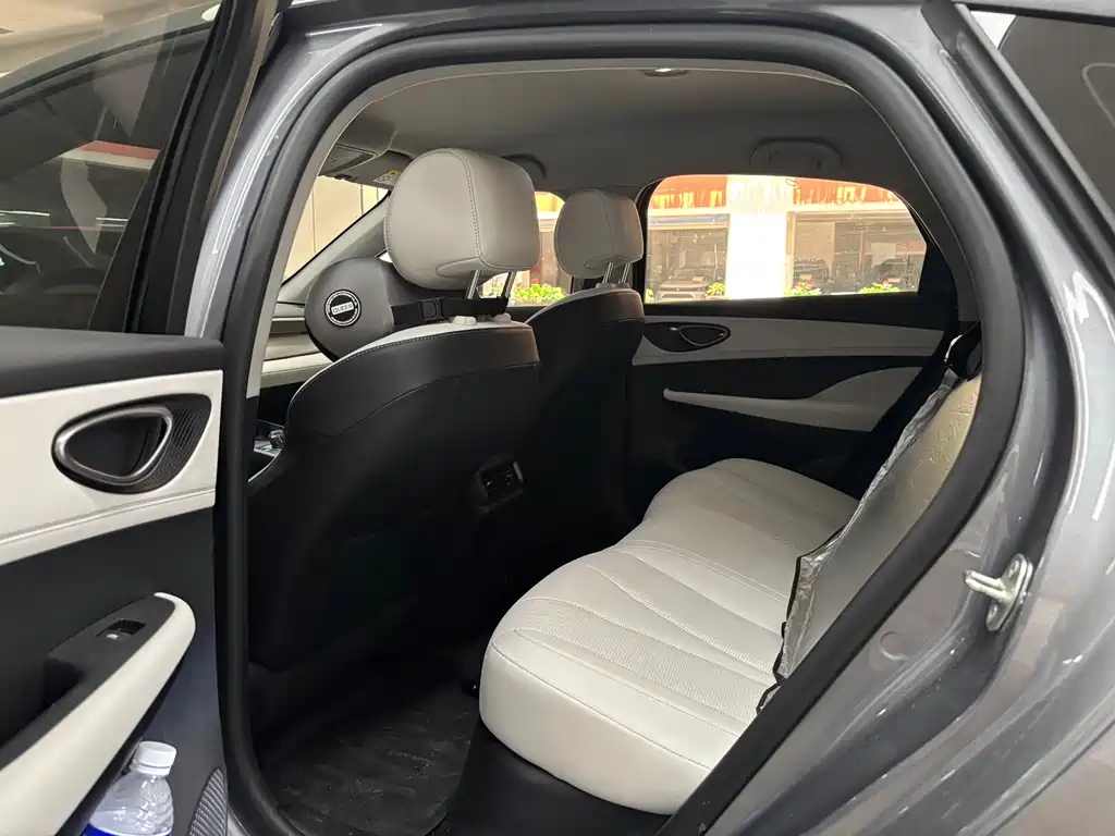 BYD Seal 05 DM-i 2025 — фото 11