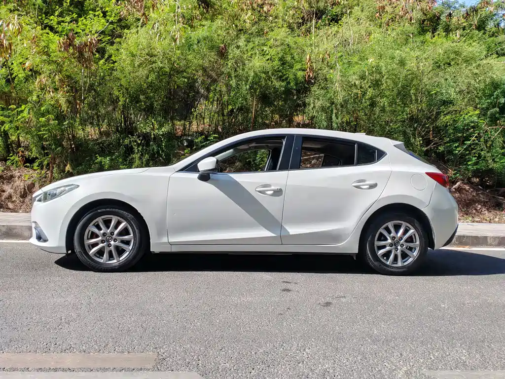Mazda 3 Angkesela 2015