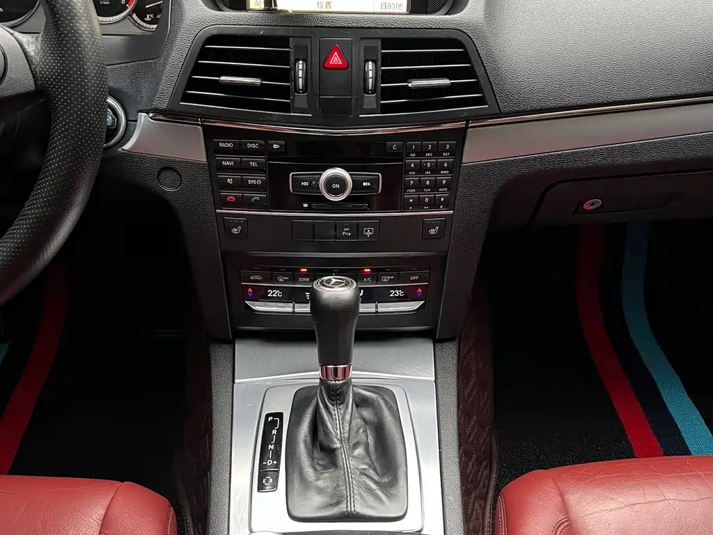 Mercedes-Benz E-Class 2011 — фото 12