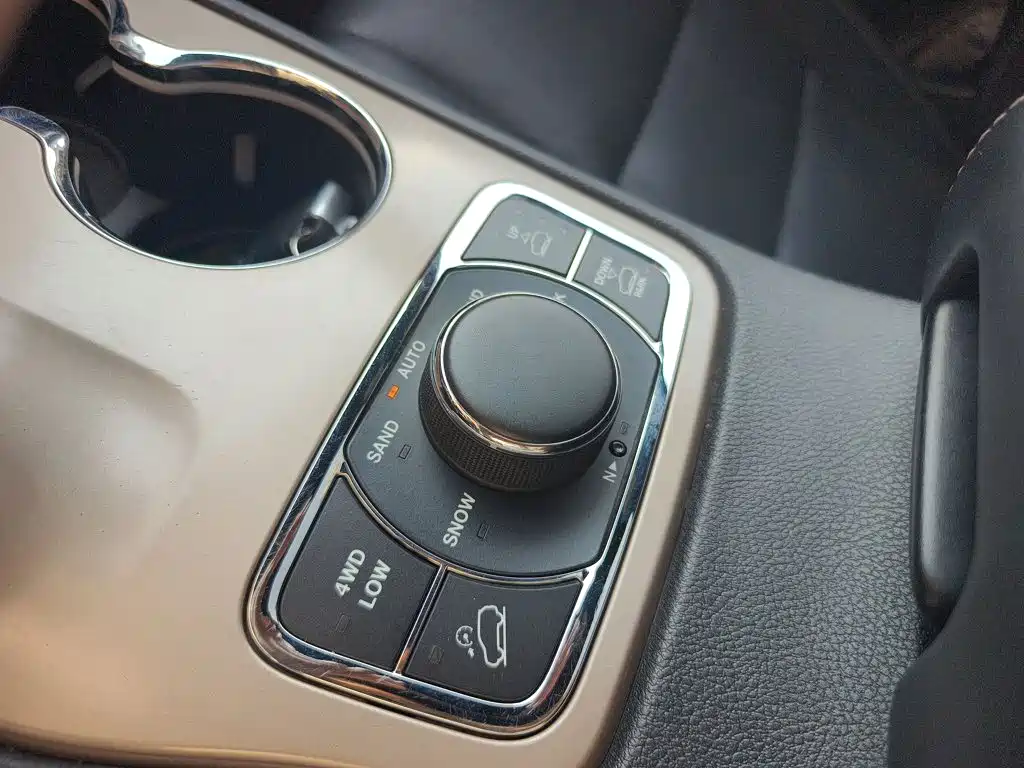 Jeep Grand Cherokee 2015 — фото 20