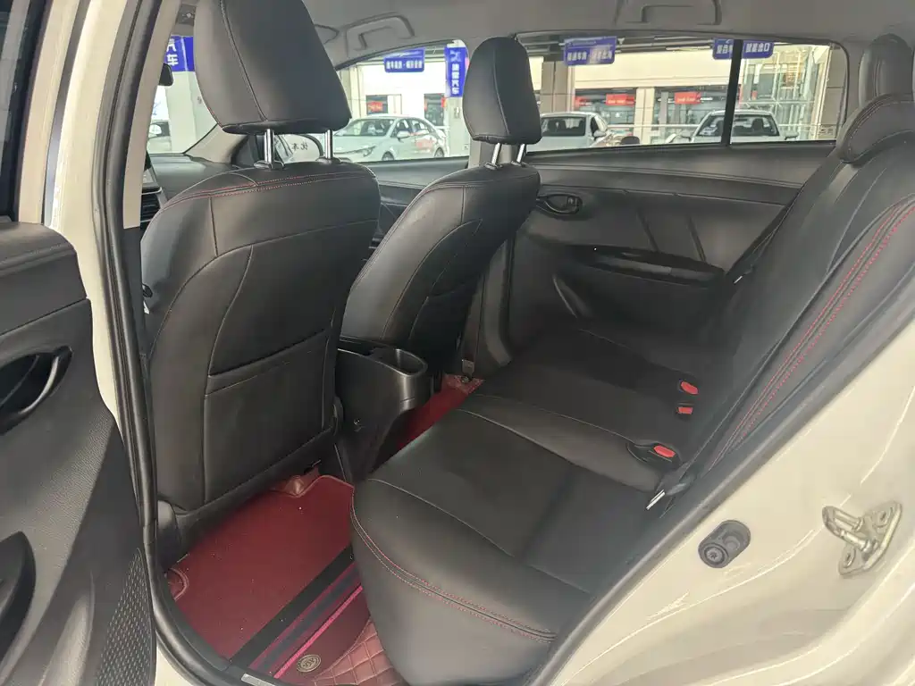 Toyota Yaris L 2023