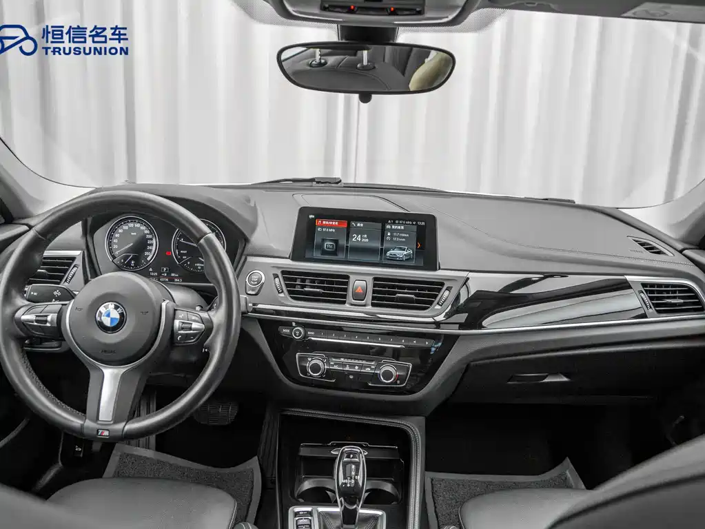 BMW 1 Series 2020 — фото 12