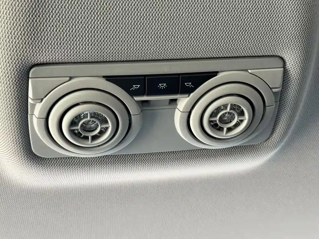 BMW 3 Series 2017 — фото 18