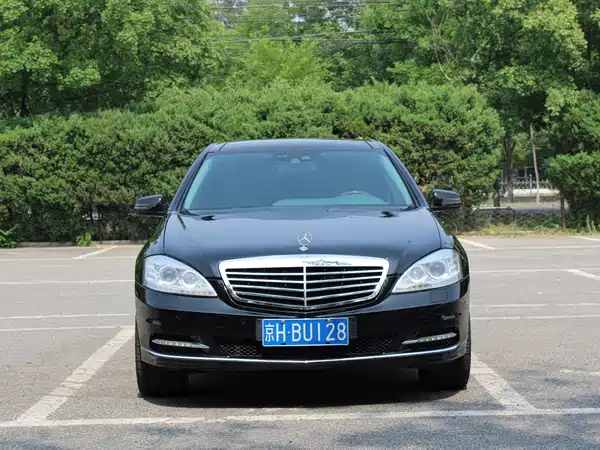 Mercedes-Benz S-Class 2010