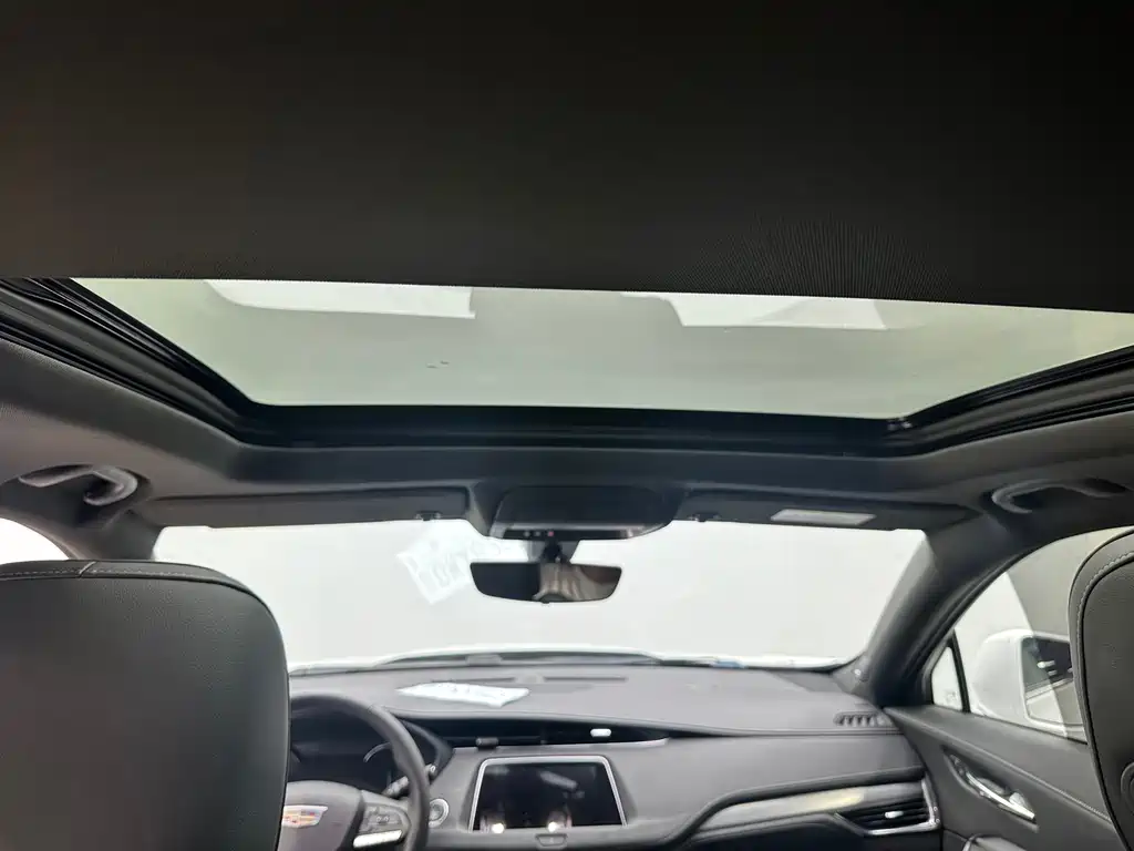 Cadillac XT4 2020 — фото 17