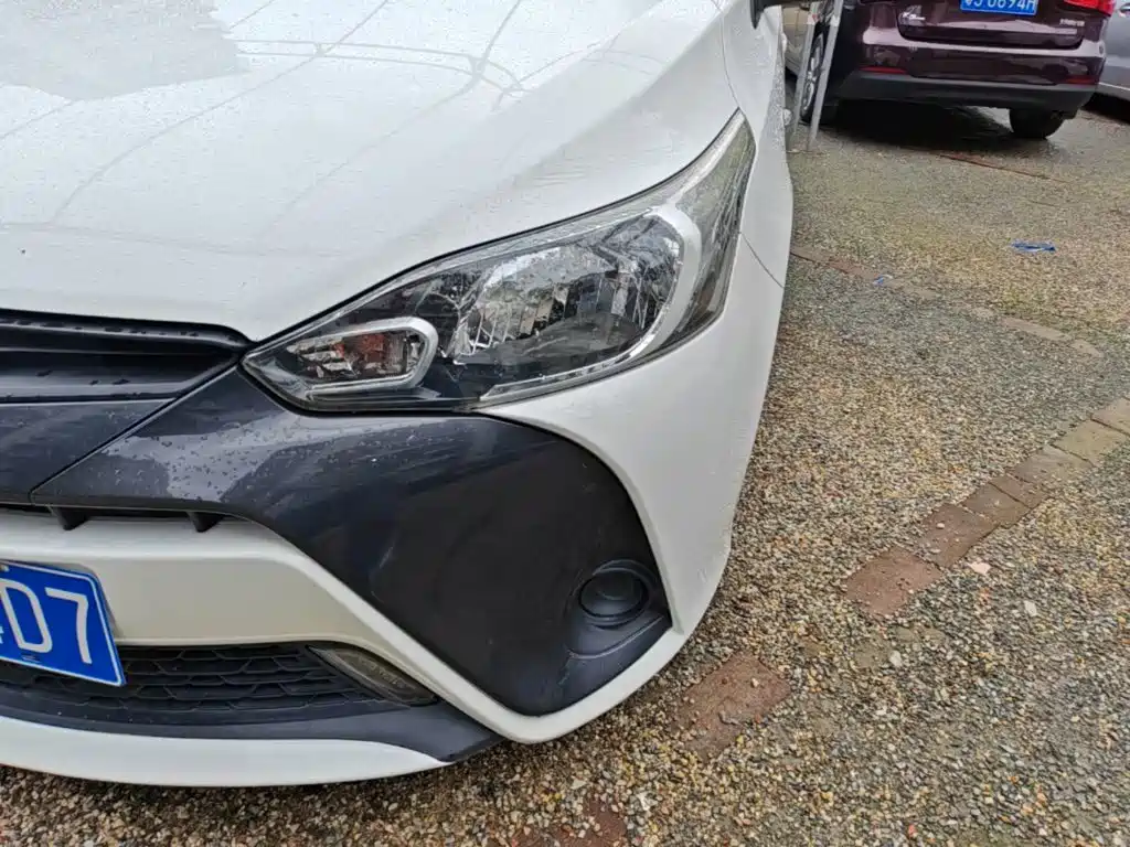 Toyota Yaris L 2018 — фото 24