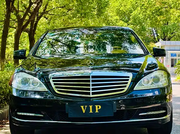 Mercedes-Benz S-Class 2012