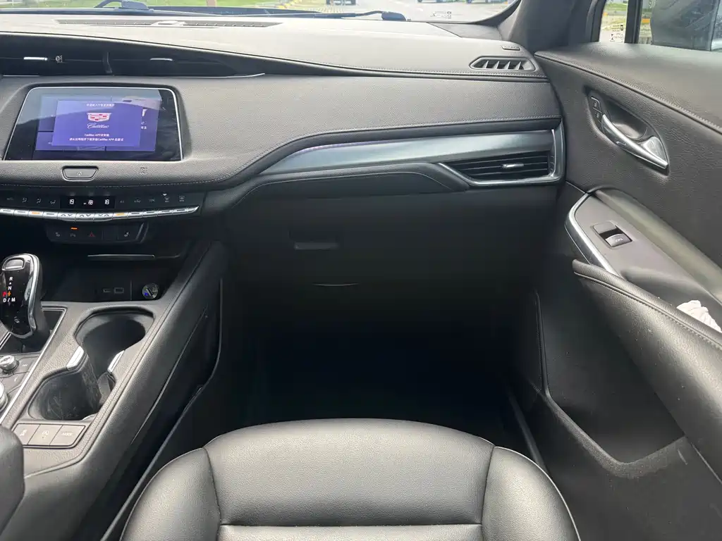Cadillac XT4 2021 — фото 15