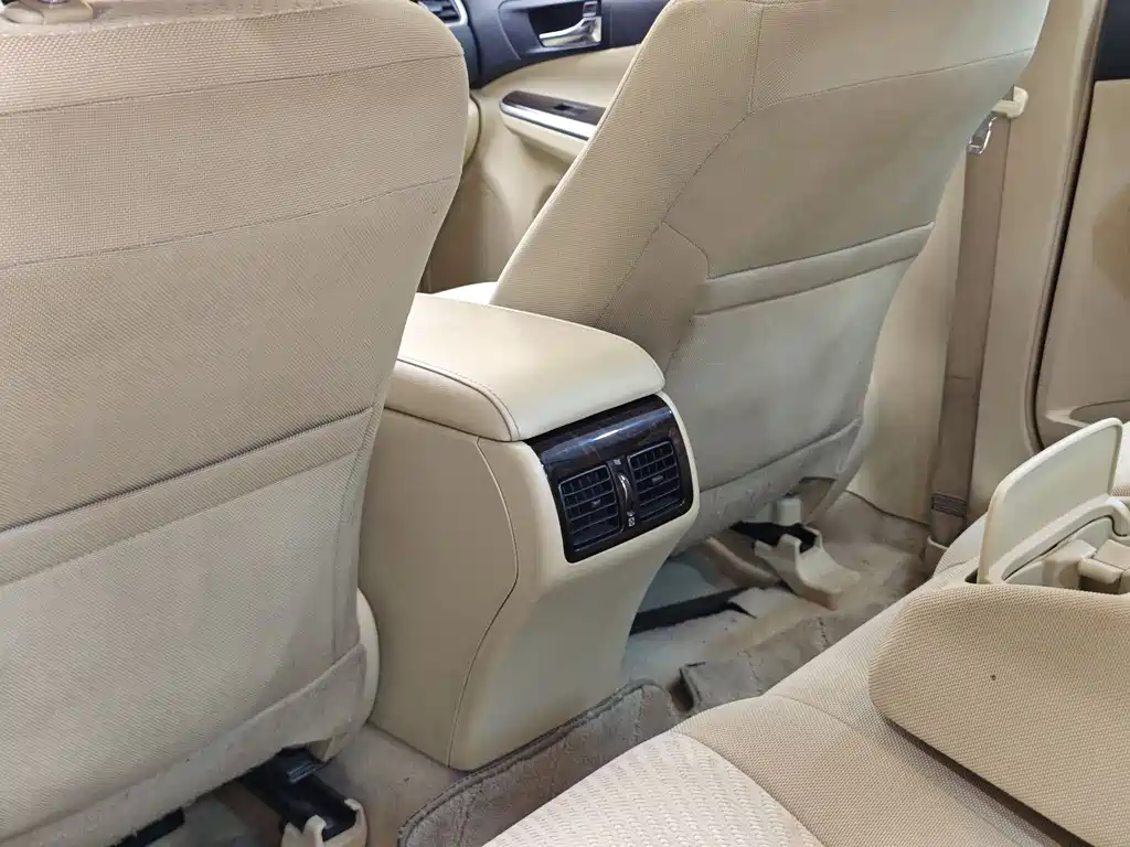 Toyota Camry 2016 — фото 24