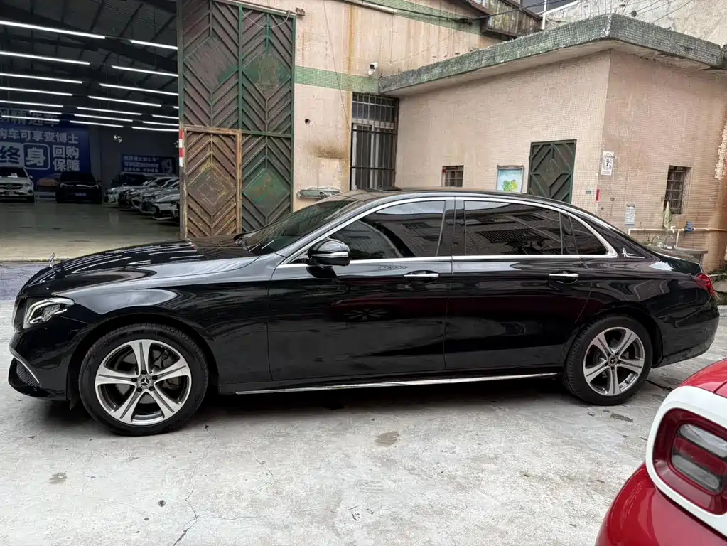 Mercedes-Benz E-Class 2019 — фото 21