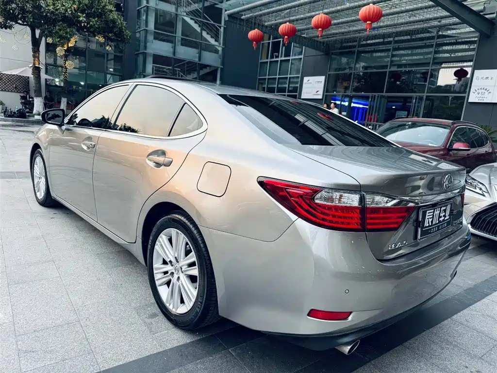 Lexus ES 2015 — фото 3
