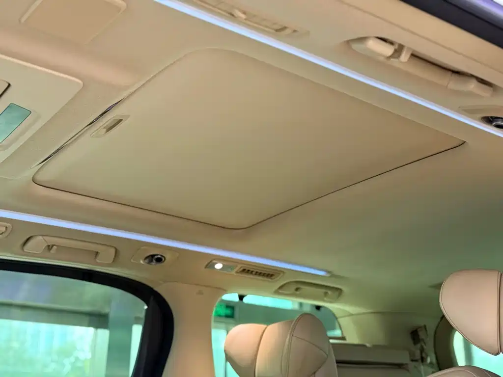 Toyota Alphard 2020 — фото 14