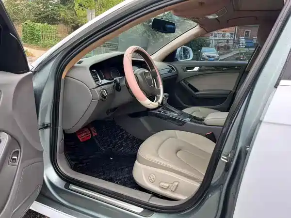 Audi A4L 2011