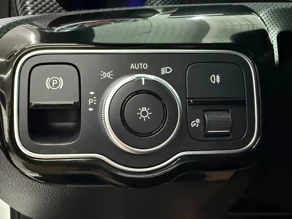 Mercedes-Benz A-Class 2023 — фото 16