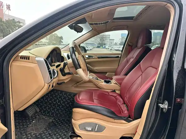 Porsche Cayenne 2011