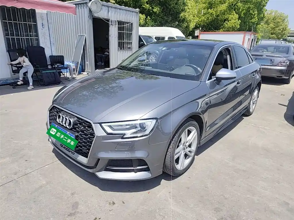 Audi A3 2018 — фото 1