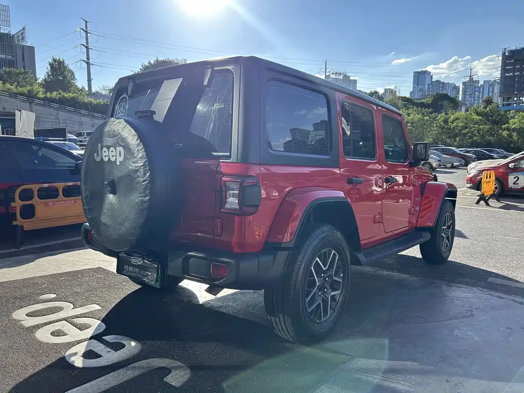 Jeep Wrangler New Energy 2025 — фото 15