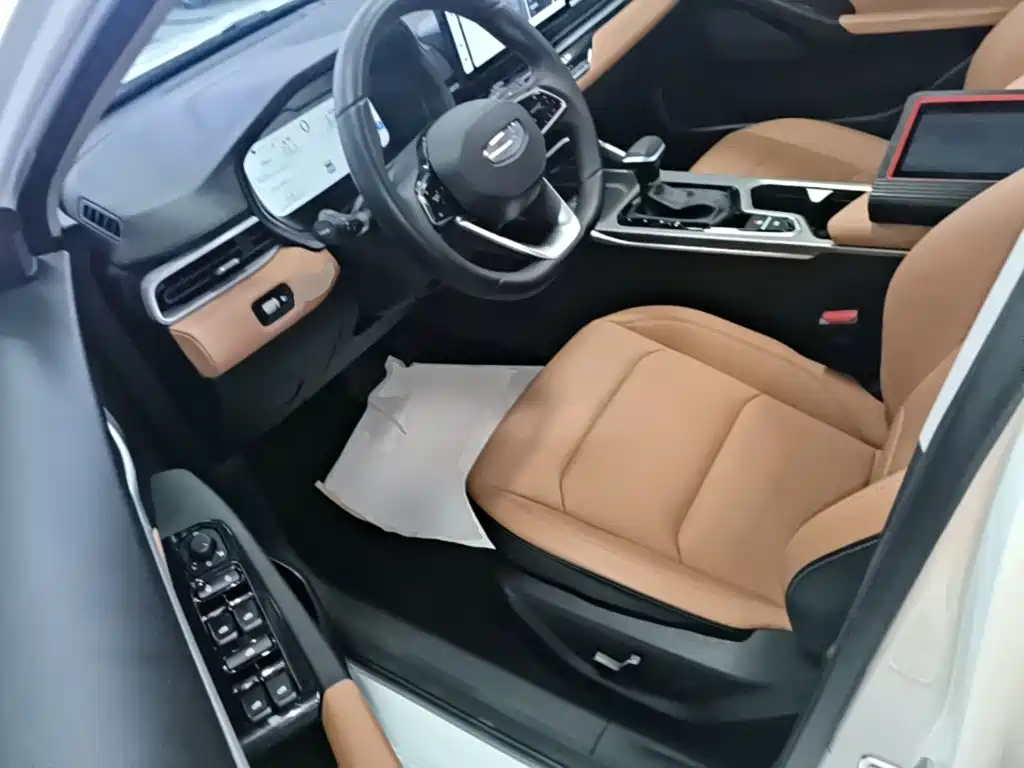 Geely Emgrand 2024 — фото 16
