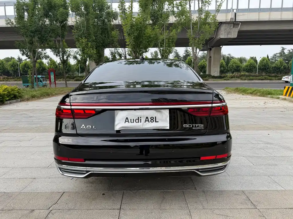Audi A8 2019 — фото 4