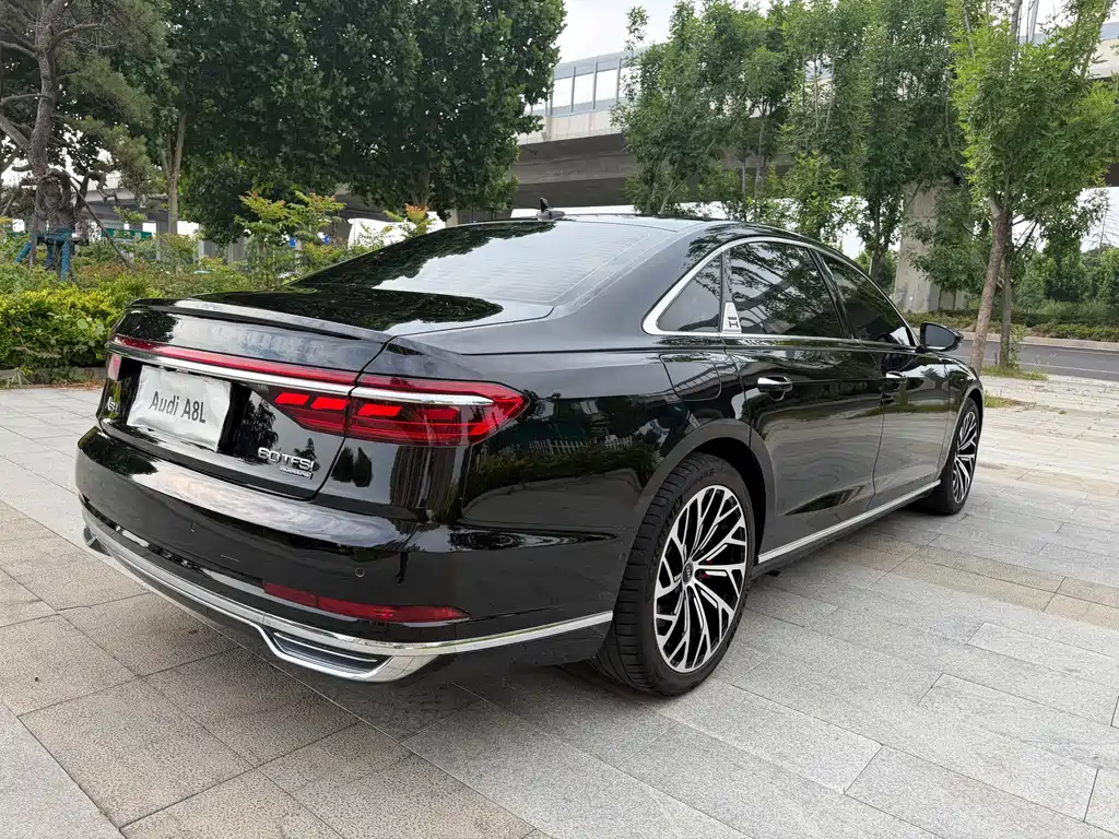 Audi A8 2019 — фото 3