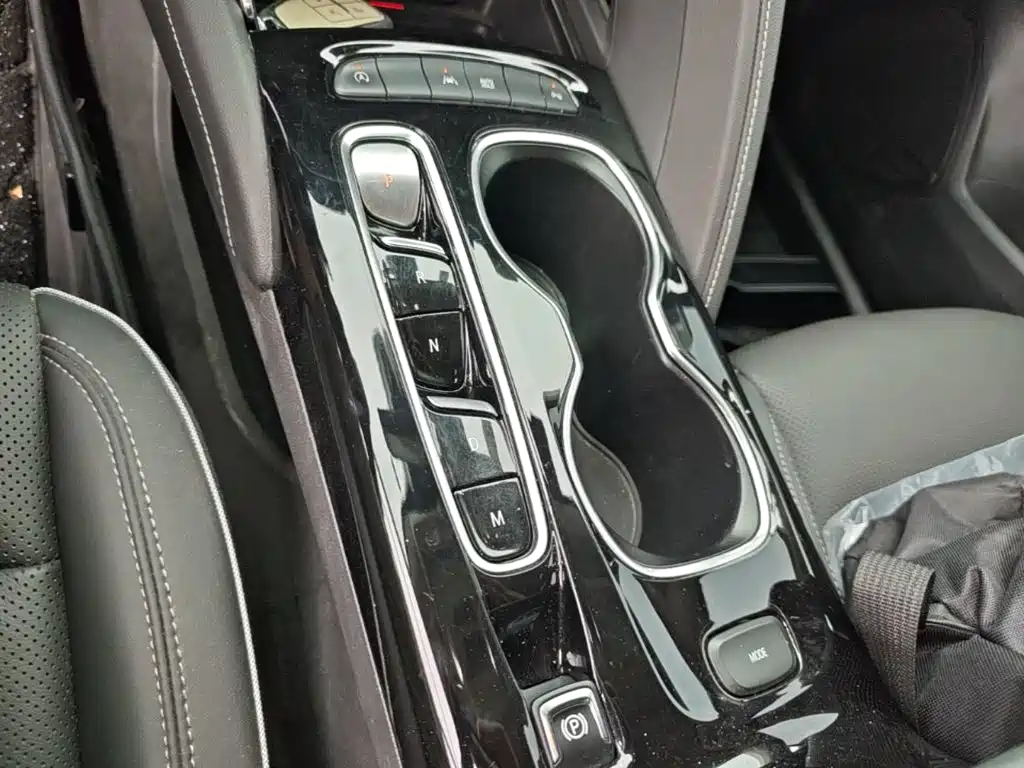 Buick Envision Plus 2023 — фото 14